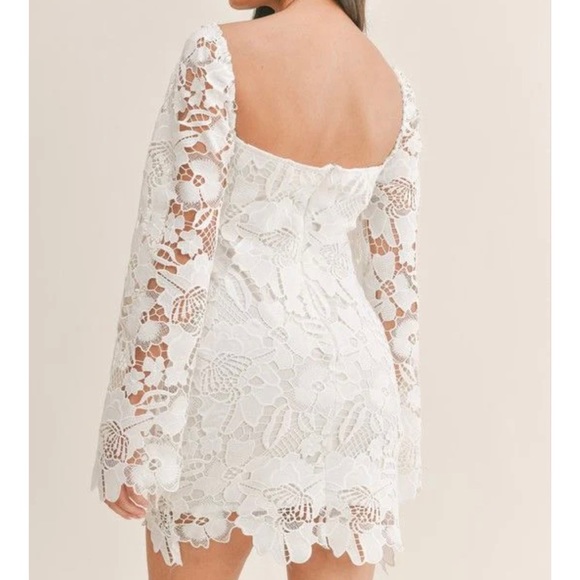 Anna Rae White Lace Dress with Flowy Sleeves - NWT - Small - Picture 4 of 5